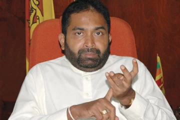 நாடு இன்னும் மிகவும் கீழே தான் இருக்கிறது