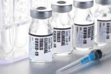 இந்தியாவில் முதற்கட்டமாக மூன்று கோடி பேருக்கு இலவச தடுப்பூசி: மத்திய அரசு அறிவிப்பு