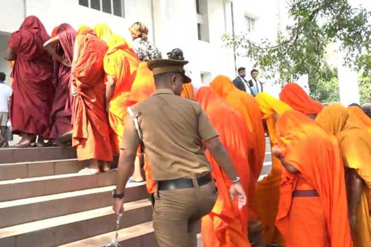 காவி உடையில் போதைப்பொருள் கடத்தல்: 23 பிக்குகளுக்கும் நீதிமன்றம் பிறப்பித்த உத்தரவு | Drug Smuggling Remand Of 23 Monks Extended