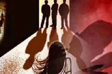 மாமியார், மருமகளுக்கு கூட்டு பாலியல் வன்கொடுமை - தந்தை, மகன் முன் நடந்த கொடூரம்