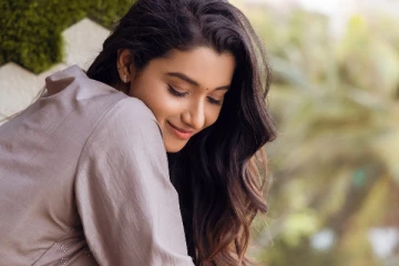 காதலருடன் பிரேக்கப்... இமயமலை உச்சியில் மெடிடேஷன் செய்யும் நடிகை பிரியா பவானி சங்கர்