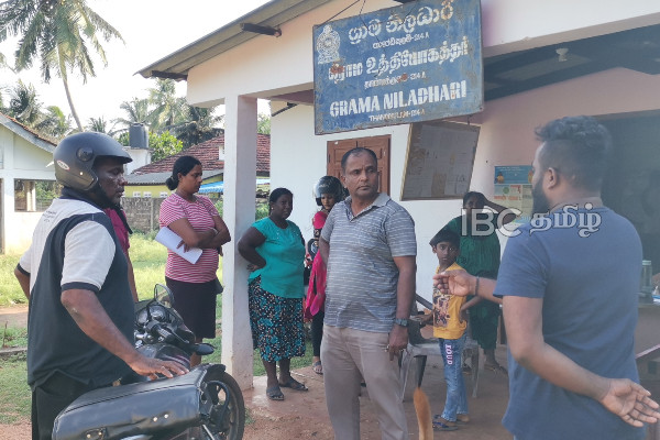 போதையில் வந்த கிராம சேவையாளரால் குழப்பம் - கொந்தளித்த கிராம மக்கள்! | Confusion Due To Intoxicated Grama Niladhari