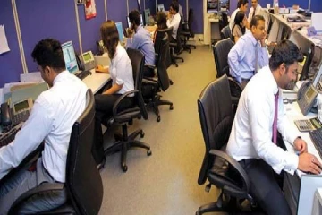 தனியார் துறை ஊழியர்களை வீட்டிலிருந்து வேலை செய்யுமாறு கோரிக்கை