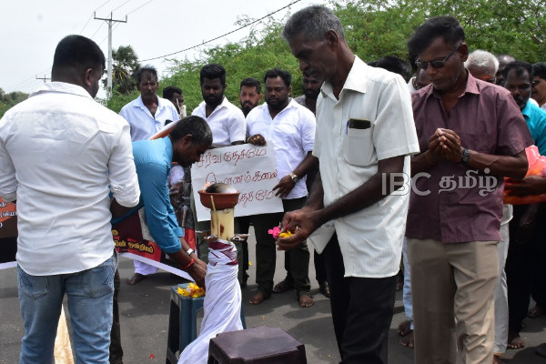 மனிதப் புதைகுழியாகும் தமிழர் தாயகம் - நீதி கோரி மக்கள் போராட்டம் | Public Protest In Mannar