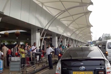 கட்டுநாயக்க விமான நிலையத்தில் இளம் வர்த்தகர் கைது