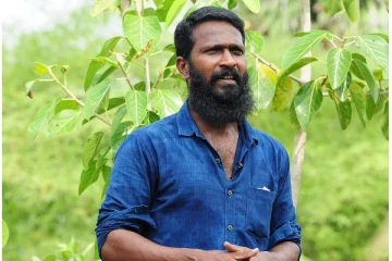 தனது மனைவியுடன் எடுத்த செல்பி புகைப்படத்தை ஷேர் செய்த வெற்றிமாறன்- அழகிய போட்டோ