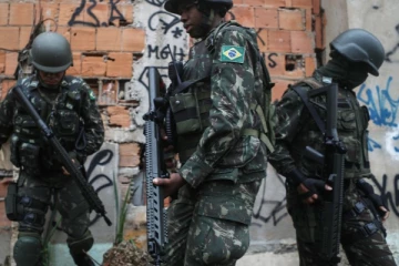 ரியோ டி ஜெனிரோவில் சரமாரி துப்பாக்கிச்சூடு!  18 பேர் பலி