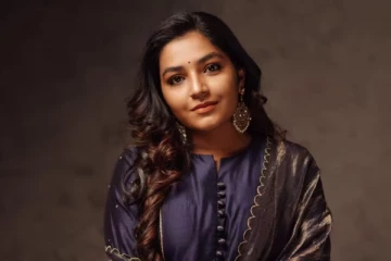 விரைவில் டும்டும்டும்..! மலையாள பிரபலத்துடன் காதலில் விழுந்த ரஜிஷா விஜயன்..!