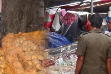 පරිස්සමෙන් කෑමට නුසුදුසු බොහෝ ආහාර වෙළදපොලේ..