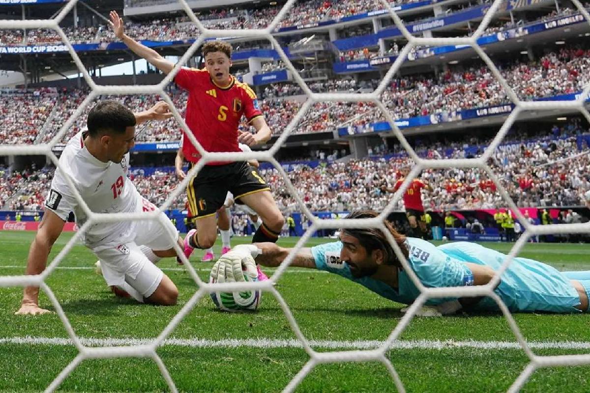 தெருக்களில் உறங்கிய ஈரான் வீரர் - FIFA உலகக் கிண்ணத்தில் 2 கின்னஸ் சாதனை | Iran Alireza Beiranvand With 2 Guinness Records