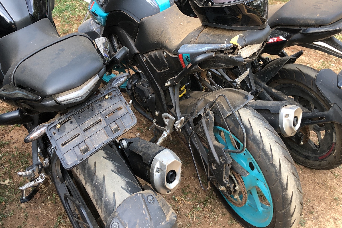 கிளிநொச்சியில் காவல்துறை அதிரடி : 12 அதிவேக மோட்டார் சைக்கிள்கள் பறிமுதல்! | Police Seize Speed Motorcycles In Kilinochchi