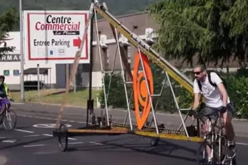 கின்னஸ் சாதனை படைத்த சைக்கிள்! கைதட்டி உற்சகப்படுத்திய மக்கள்!