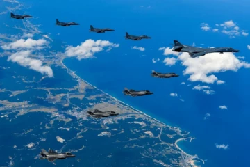 வீடுகள் மீது தவறுதலாக குண்டு வீசிய தென்கொரிய போர்விமானங்கள்