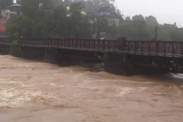 உடனடியாக வெளியேறுங்கள்! மகாவலி கங்கையின் நீர்மட்டத்தில் திடீர் மாற்றம் | Mahaweli River Areas In Dangerous Zone