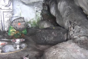 இலங்கையில் அதிசய மர்ம கோவில்...தீராத நோயையும் தீர்க்கும் ஆச்சரியம்!