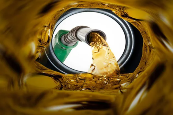 வெனிசுலா - அமெரிக்கா மோதல்; உலகச் சந்தையில் எரிபொருள் விலையில் மாற்றங்கள் | Venezuela Us Conflict Changes In Fuel Prices