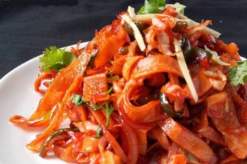 குழந்தைகள் விரும்பி உண்ணும் சப்பாத்தி வெஜிடபுள் நூடுல்ஸ்- செய்வது எப்படி?