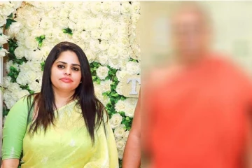 ප්‍රසිද්ධ හිමිණමක් තිළිණි එක්ක කරපු වැඩේ මාට්ටු වෙයි.(PHOTOS)