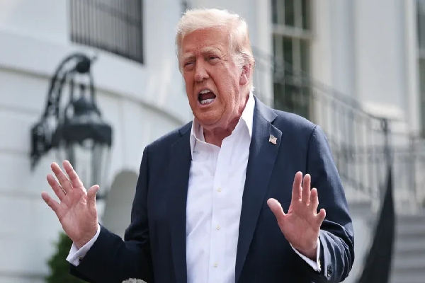 மிரட்டும் ட்ரம்ப் : சீனாவிற்கு விதிக்கப்படவுள்ள 100 வீத வரி | Trump Imposes 100 Tariff On China