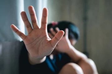 பெண் தொழிலதிபரை கடத்திச் சென்று கொலை மிரட்டல்