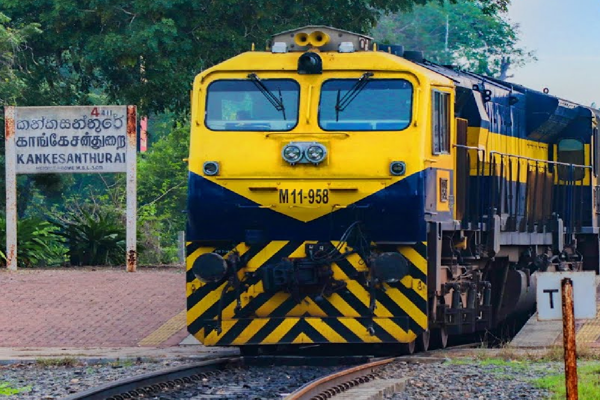 மீண்டும் சேவையை ஆரம்பித்த யாழ். தேவி கடுகதி புகையிரதம் | Jaffna Devi Express Train Resumes Service