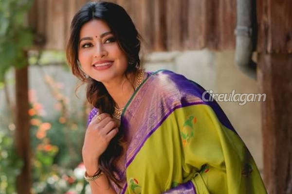 விபத்தில் சிக்கி படுத்த படுக்கையானேன், நடக்க முடியாமல்... அதிர்ச்சி தகவலை கூறிய நடிகை சினேகா | Actress Sneha Emotional Speech At Function