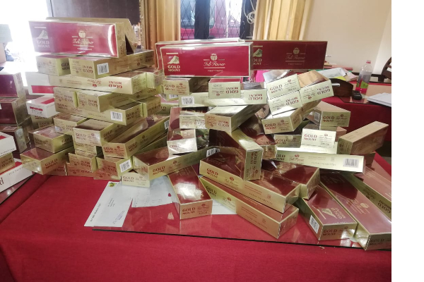 විදේශීය සිගරැට් තොගයක් කැළණියේදී අත්අඩංගුවට ... | Srilanka Exercise