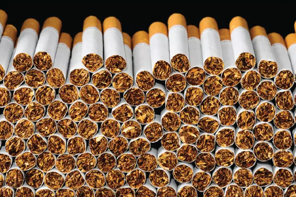 வெளிநாட்டு சிகரெட்டுகளுடன் நபர் கைது | Person Arrested With Foreign Cigarettes