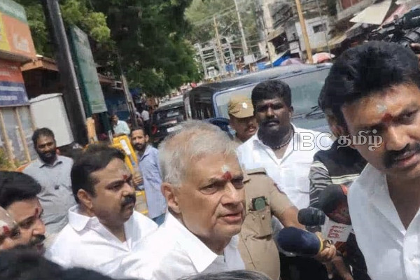மதுரை மீனாட்சி அம்மனை தரிசித்த ரணில் ! | Ranil Visits Meenakshi Amman Temple Madurai மதுரை மீனாட்சி அம்மனை தரிசித்த ரணில் ! | Ranil Visits Meenakshi Amman Temple Madurai