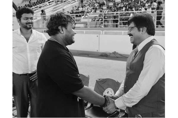 மறைந்த நடிகர் விவேக் மற்றும் தளபதி விஜய் இருவரும் ஒன்றாக இருந்த கடைசி தருணம்! | Vivek Vijay Bigil Movie