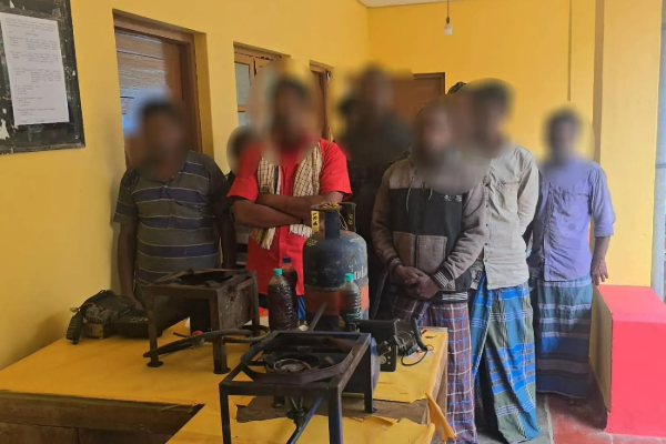 தமிழக மீனவர்கள் 10 பேருக்கு விளக்கமறியல் | 10 Tamil Nadu Fishermen Remanded In Custody