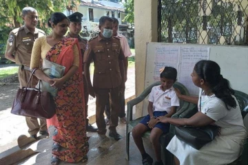 விபத்தில் சிக்கிய புலமைப்பரிசில் பரீட்சார்த்தி! பொலிஸ் அதிகாரியின் அதிரடி செயல்