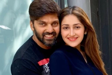 பிரசவத்திற்கு பிறகு நடிகை சயீஷா செய்த செயல்.. அப்படியே அவங்க புருஷன் மாதிரி