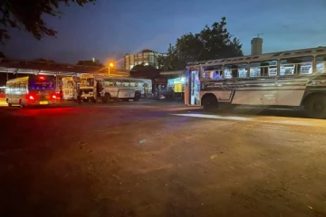 ஊரடங்குச் சட்டம் நடைமுறை! தலைநகரில் தவித்து நிற்கும் பொதுமக்கள்(Photos)