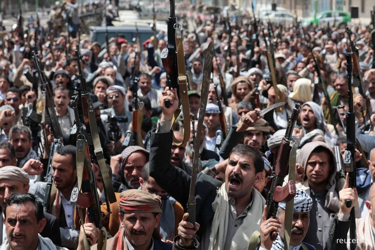 ஹார்முஸ் முற்றுகையைக் கைவிடுங்கள்... ஈரானின் அதிரடி நகர்வால் ட்ரம்பிடம் கெஞ்சும் சவுதி அரேபியா | Hormuz Blockade Saudis Beg Trump ஹார்முஸ் முற்றுகையைக் கைவிடுங்கள்... ஈரானின் அதிரடி நகர்வால் ட்ரம்பிடம் கெஞ்சும் சவுதி அரேபியா | Hormuz Blockade Saudis Beg Trump