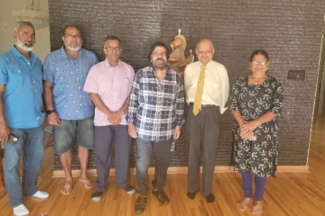 நாடு கடந்த தமிழீழ அரசாங்கத்தின் பிரதமருக்கும் டி.ராஜேந்திரனுக்கும் இடையில் சந்திப்பு(Photo)