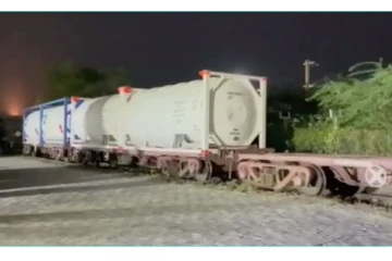 சென்னை வந்தடைந்தது 17வது ஆக்சிஜன் ரயில்..!