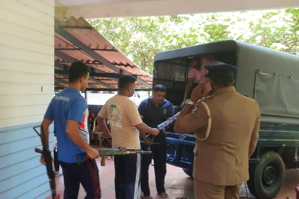மூட்டை முடிச்சுகளுடன் வெளியேறிய கோப்பாய் பொலிஸார்; 7 வீடுகள் உரிமையாளர்களிடம் ஒப்படைப்பு | Kopay Police Station Demolished Handed Over Owners