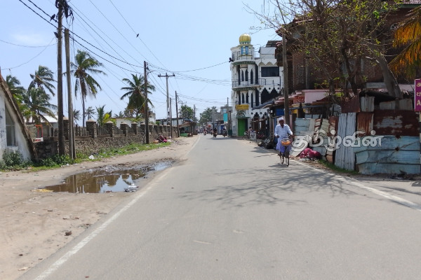 அம்பாறையில் உள்ள சட்டவிரோத நிர்மாணங்களை அகற்ற கோரிக்கை | Request To Remove Illegal Constructions In Ampara