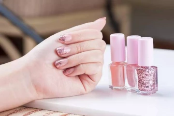 அழகுக்கு தரும் ஆபத்து! நெயில் பாலிஷ் ஏற்படுத்தும் விபரீதம் என்னென்ன தெரியுமா?