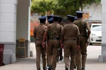 புதையல் தோண்ட வேனில் பயணித்த 8 பேருக்கு நேர்ந்த நிலை!