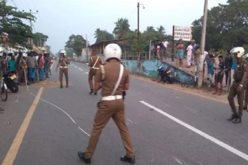 மோட்டார் சைக்கிளும் ஜீப் வண்டியும் மோதி விபத்துக்குள்ளானதில் இளம் தாய் பலி