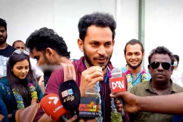 பலத்த வரவேற்புடன் இலங்கை வந்திறங்கிய விஜய் டிவி பிரபலங்கள்! அசற வைத்த காட்சி