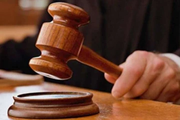 பிரிந்த பெற்றோர்... 13 வயது சிறுமியின் முடிவைக் கேட்டு நீதிமன்றம் அளித்த தீர்ப்பு