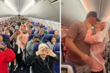 பறந்து கொண்டிருந்த விமானத்தில் திருமண ஒத்திகை!