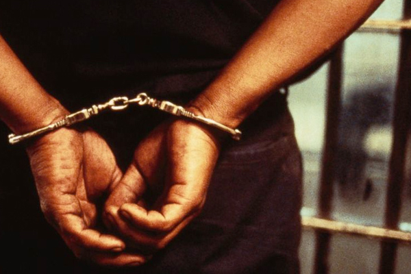 கனடாவில் வேலை வாய்ப்பு; மோசடியில் சிக்கிய மூவர்! | Canada Job Opportunity Two People Arrested