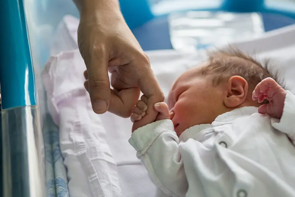 பிறந்த சிசுவை அநாதரவாக விட்டுச்சென்ற தாய் | A Mother Who Left Her Newborn Child Orphaned