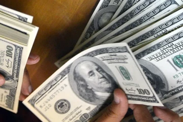 வெளிநாட்டு தூதரகங்களில் பணியாற்றும் பணியாளர்களுக்கு சம்பளம் வழங்க டொலர் இல்லை