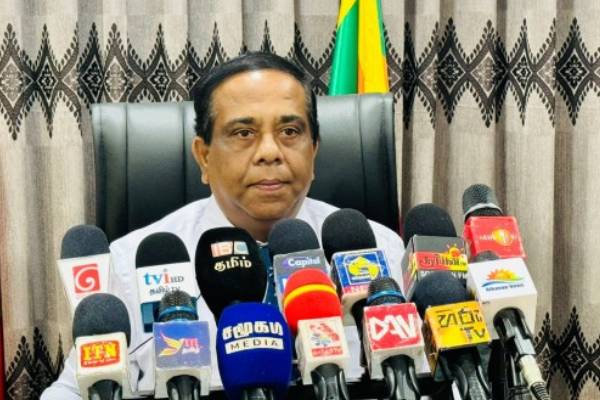 சட்டவிரோத மீன்பிடியை தடைசெய்யக்கோரி முல்லைத்தீவில் போராட்டம் | Protest To Ban Illegal Fishing In Mullaitivu