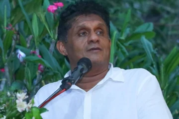 බදු ගැහුවට වාහන මිල වැඩි වෙන්නේ නෑ කියන මුදල් නියෝජ්‍ය ඇමතිගේ විහිළු කතා දැන්වත් නවත්වන්න - සජිත්